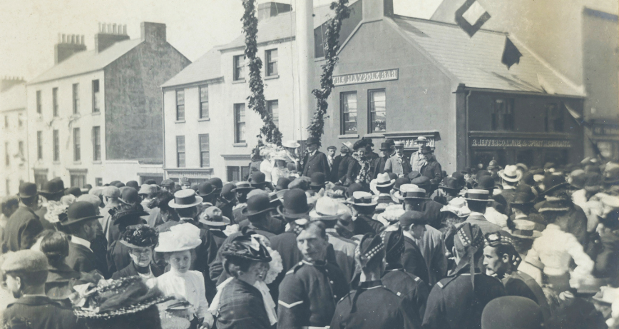 Holywood Maypole, 1902